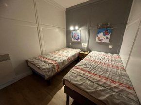 Appartement chaleureux proche des pistes avec balcon - FR-1-181-2102